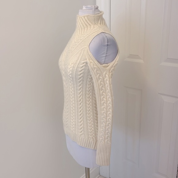 Aqua Cashmere Cream Cableknit Cold Shoulder Sweater - Picture 5 of 7